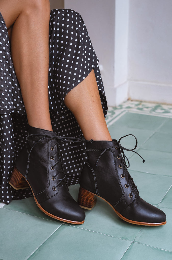 Mon Reve Leather Ankle Booties