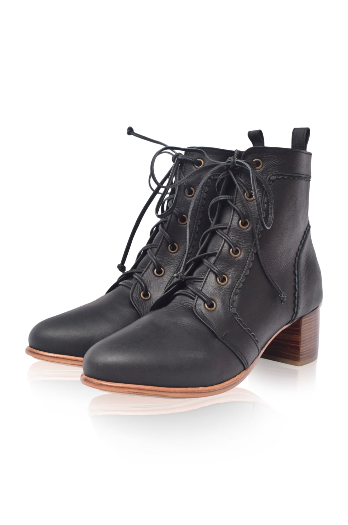 Mon Reve Leather Ankle Booties